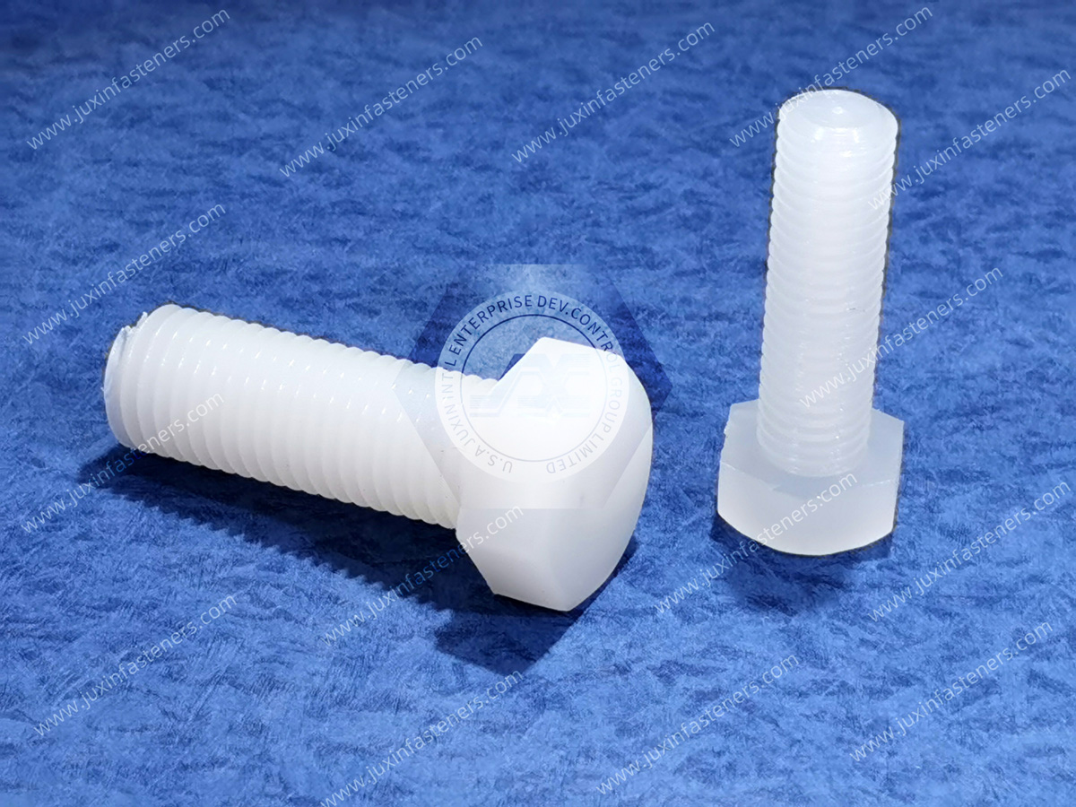Halbteilige Sechskantschrauben aus Nylon 66