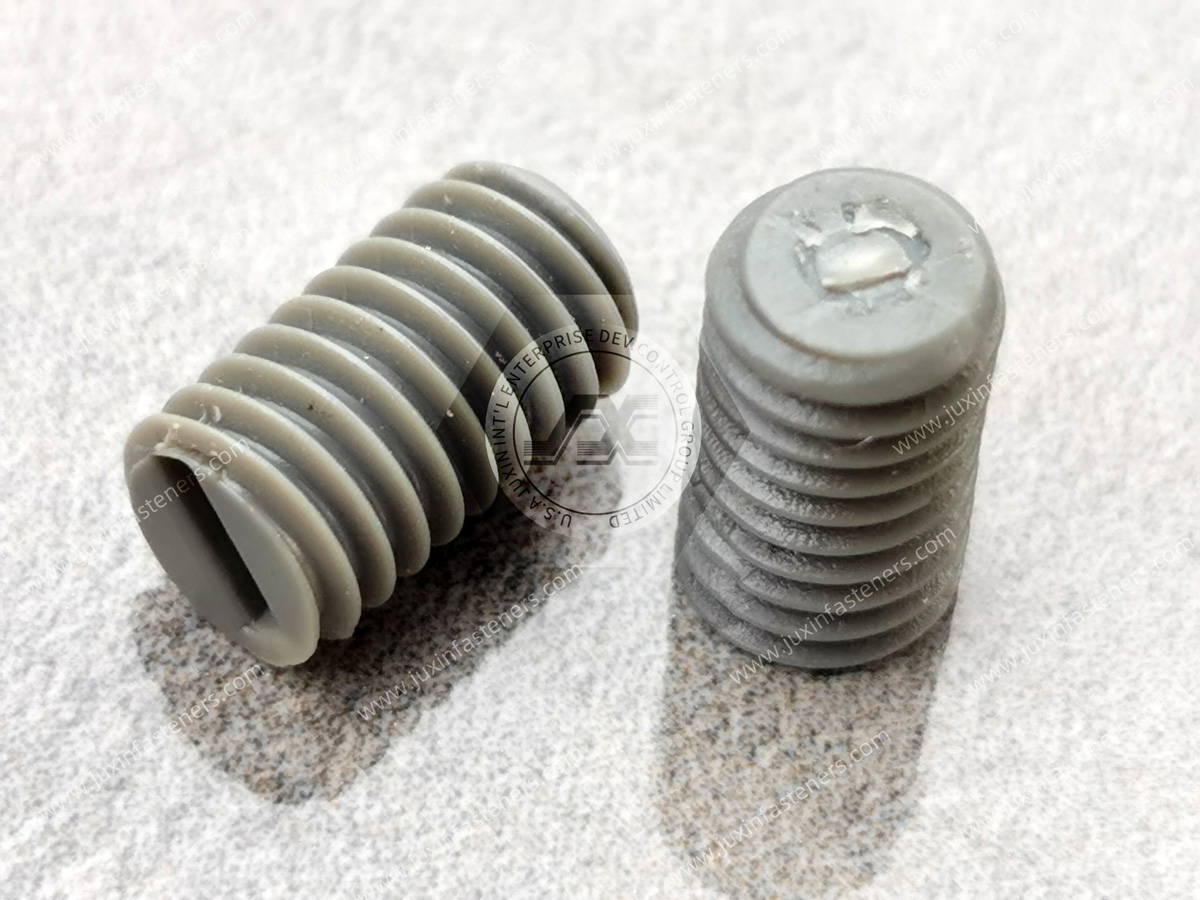 Metrische Schlitzschrauben aus Kunststoff mit flacher Spitze aus PVC