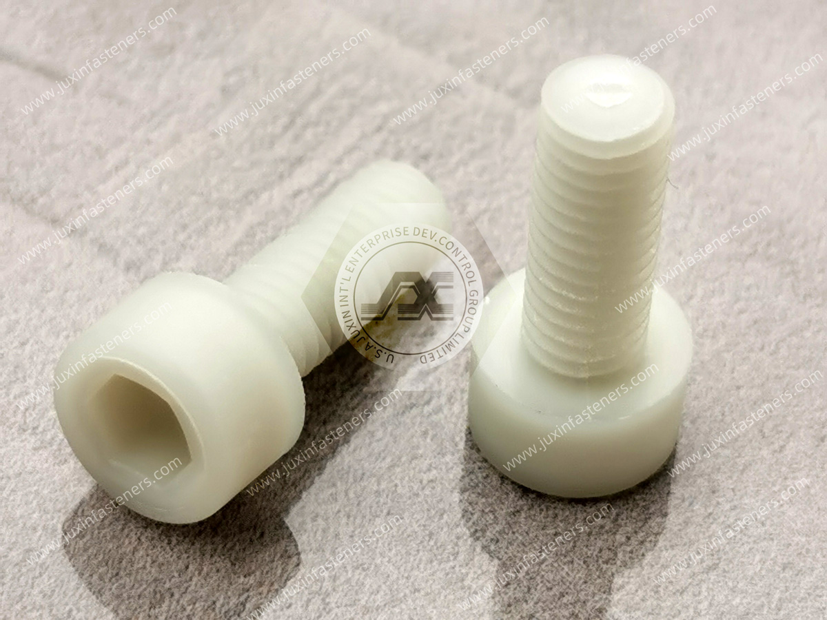 Hochfeste Schrauben aus Nylon mit Innensechskant und Zylinderkopf Hochfeste Schrauben aus Nylon mit Innensechskant und Zylinderkopf
