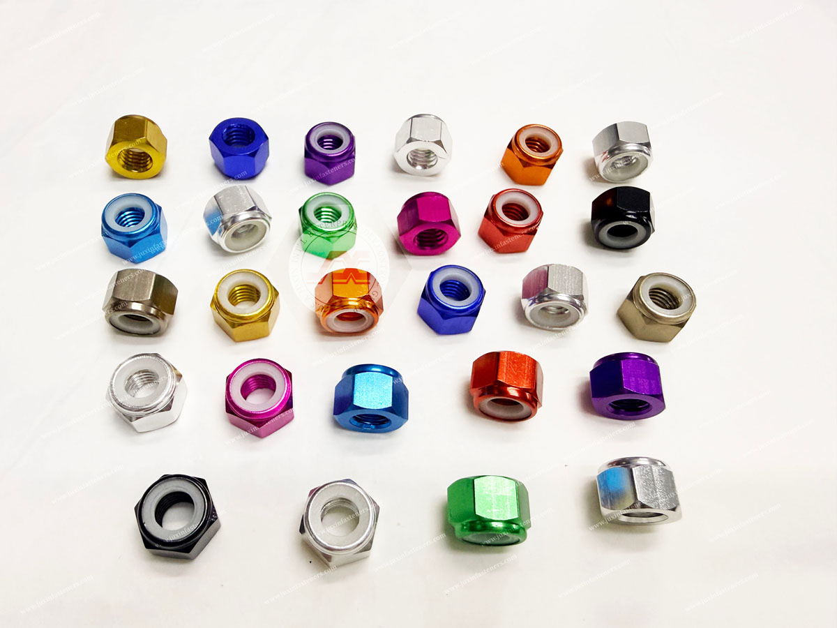 Selbstsichernde Muttern aus Aluminium-Nylon DIN985 für Rennwagen Selbstsichernde Muttern aus Aluminium und Nylon DIN985 für Rennwagen