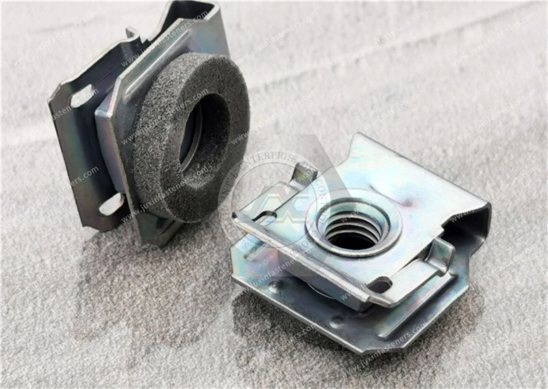 J574-Schnalle PRD05347EK, Material au&szlig;en C35C, innen 67S, Zink vernickelt, Schwammmaterial PVC. 67S innen, Zink-Nickel-Legierungsbeschichtung, PVC-Schwammmaterial