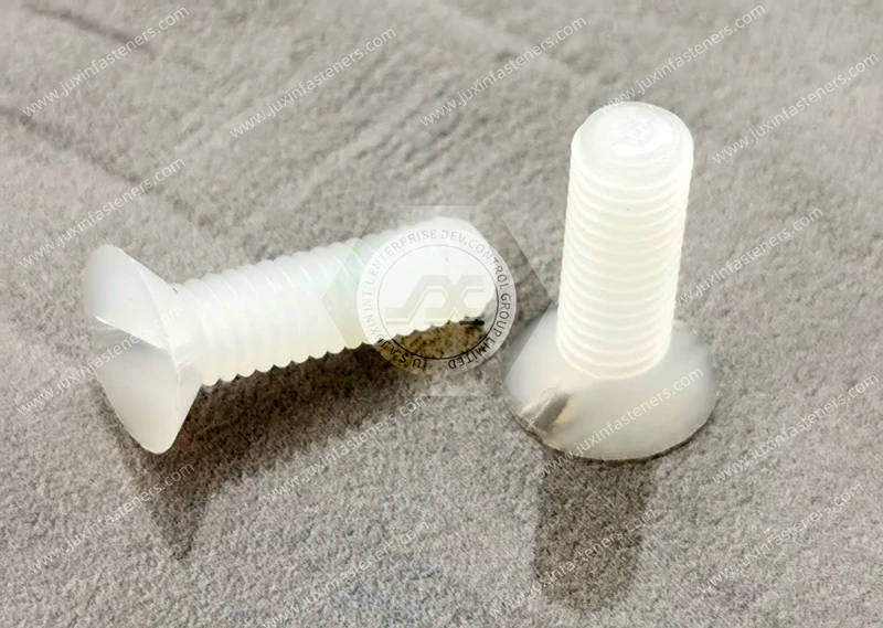 GF-Schlitzschrauben mit flachem Kopf