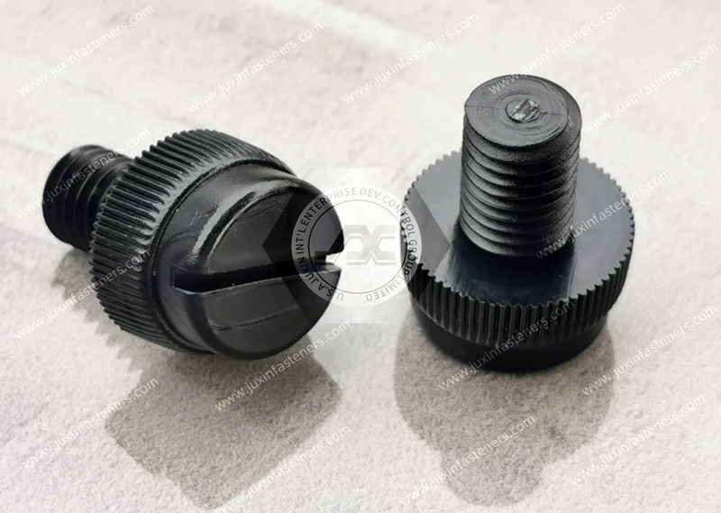 R&auml;ndelschrauben mit schwarzem Nylonkopf