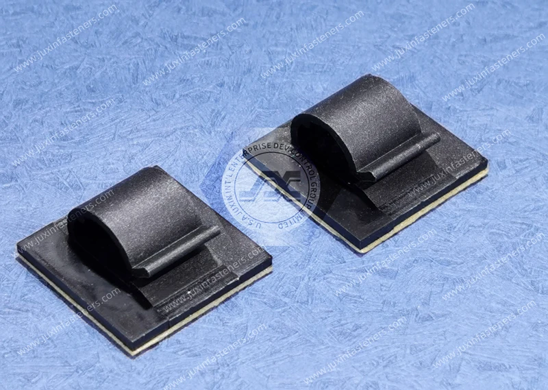 Schwarze Nylonklemme auf Klebebasis JX-WCL-1