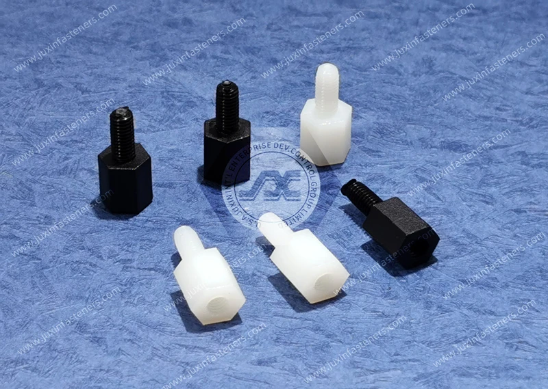 Abstandshalter aus Nylon (m&auml;nnlich/weiblich) mit Zollgewinde