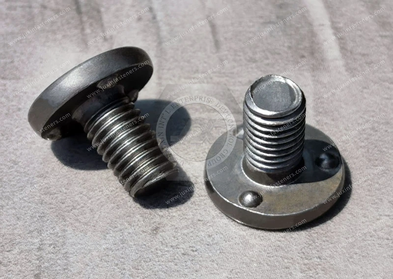 Schwei&szlig;bolzen mit 3 Vorspr&uuml;ngen unter dem Kopf f&uuml;r mechanische Zwecke