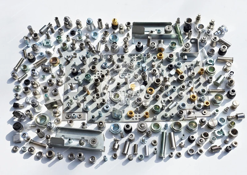 Miniatur-Einpressbefestiger und selbstsichernde Muttern | Technischer Leitfaden zu Anti-Lockerungs-L&ouml;sungen f&uuml;r hochzuverl&auml;ssige Baugruppen. Einf&uuml;hrung: L&ouml;sung des L&ouml;sens von Verbindungselementen in pr&auml;zisionsmechanischen Systemen