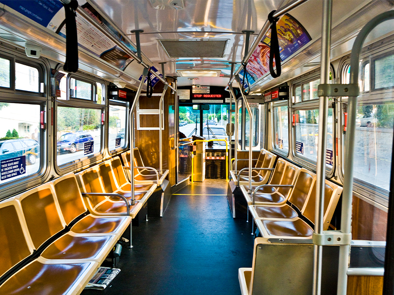 Automobilbusse und Reisebusse