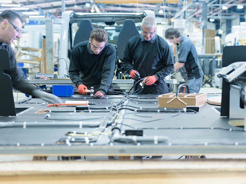 Automobilbusse und Reisebusse