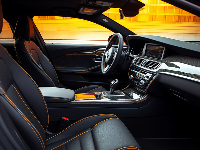 Automobilbusse und Reisebusse